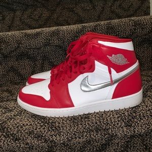 Air Jordan 1 High Silver Medal